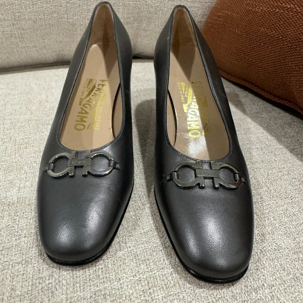 Salvatore Ferragamo Gray Signature Pump Size 5